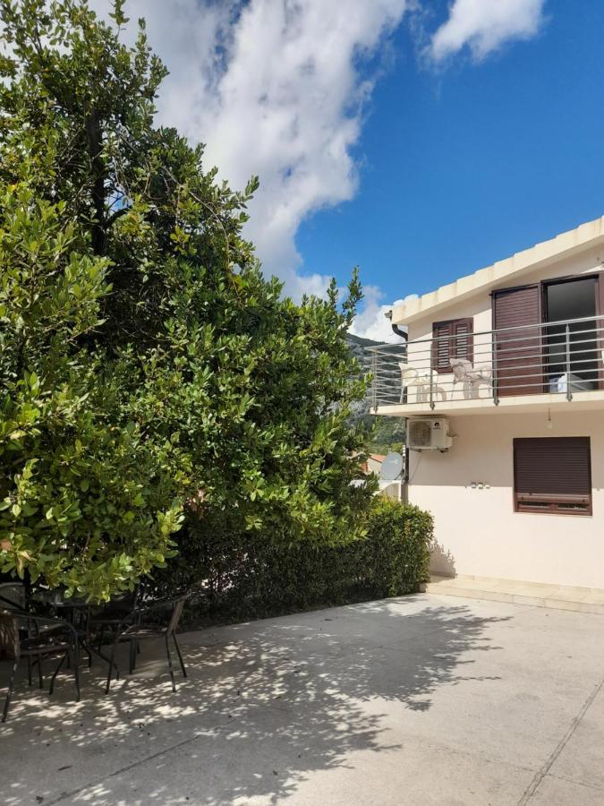 Apartments Nikovic Risan Exterior photo