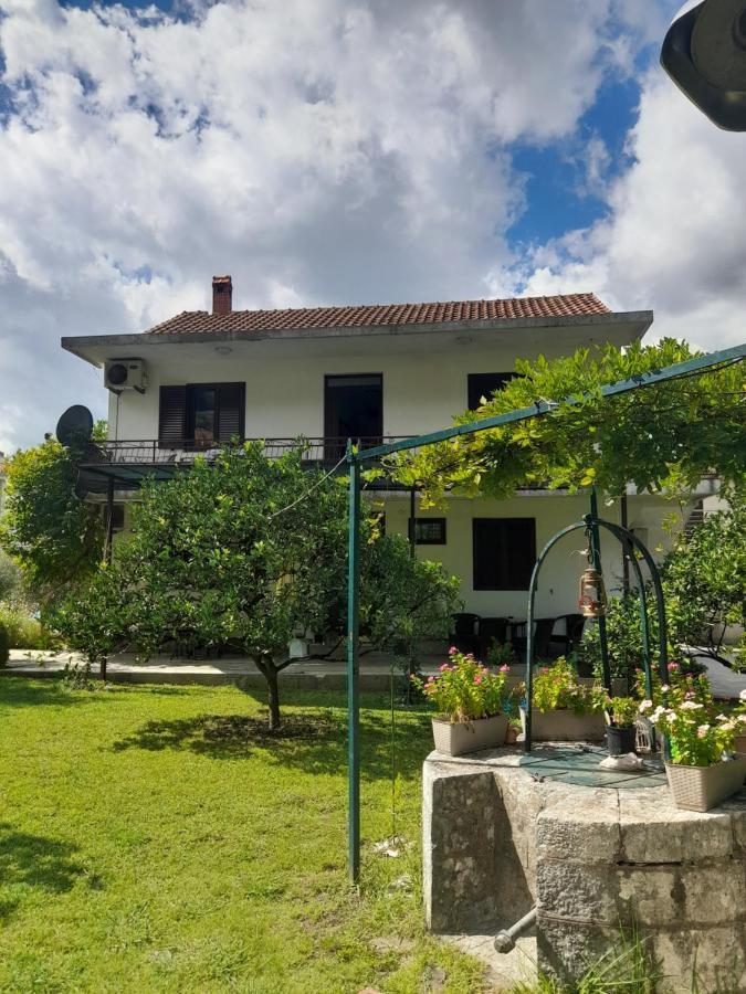 Apartments Nikovic Risan Exterior photo