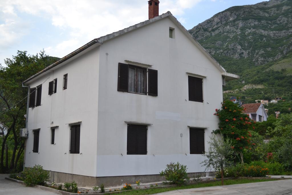 Apartments Nikovic Risan Exterior photo